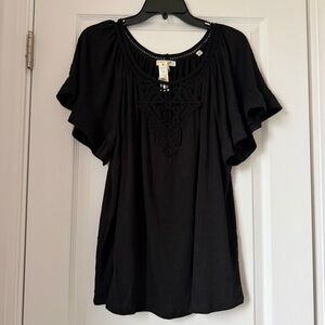New Women's Mac Studio Black Crochet Yoke Short Sleeve Top